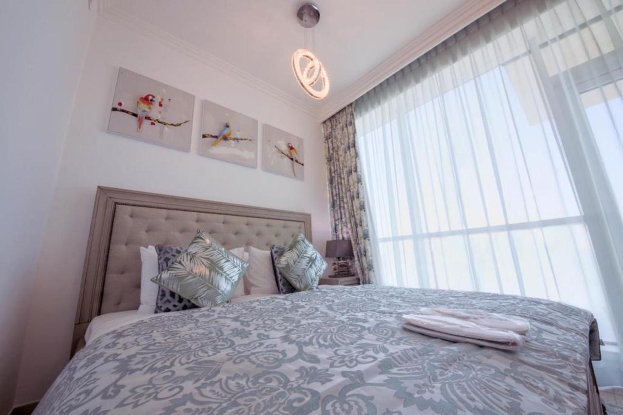 Stunning 5* 4br-oceanfront-apartment Dubai