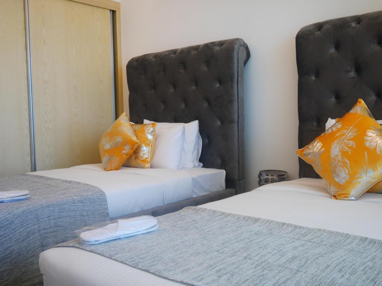 Stunning 5* 4br-oceanfront-apartment * Dubai